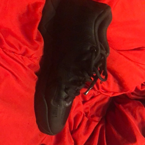 Melos - Picture 2 of 4